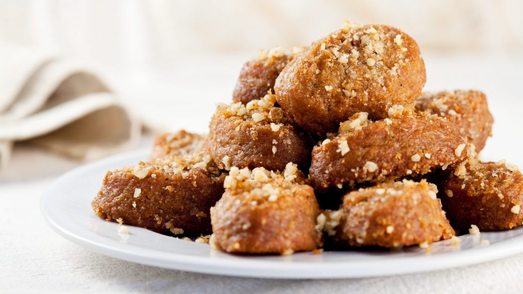 Conheça o Melomakárona, o festivo biscoito grego com mel